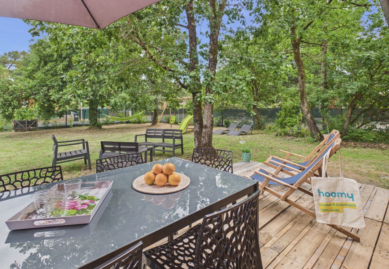 Maison à Lanton - Piscine, jardin & jeux enfants – Maison pour 6 pers